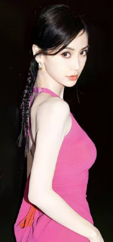她颜值身材都美得无可挑剔！黄晓明以前的审美真好！