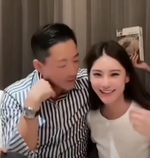 张兰自曝又要当奶奶了