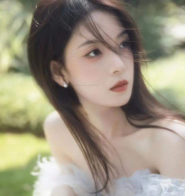 《陈瑶百变演技成就多元角色》
不得不说，陈瑶这位94年的小花旦，真是实力派！从《