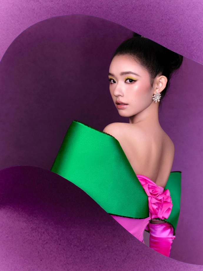 今日微博之夜女明星造型：林允