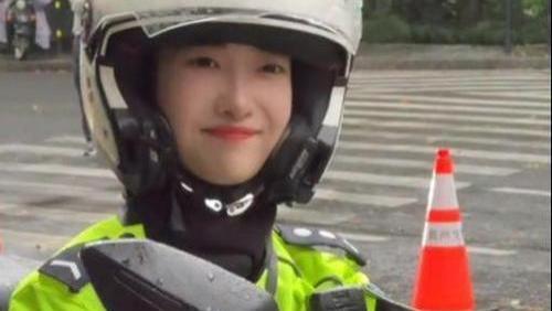 兔子警官李语蔚升职，爆火后没有辞职当网红，如今快要转正了！