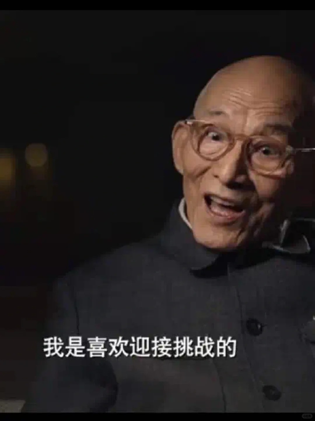 跑30年的龙套，50岁才大器晚成，片约不断时却消失不见，两度出家，晚年陪妻子抗癌
