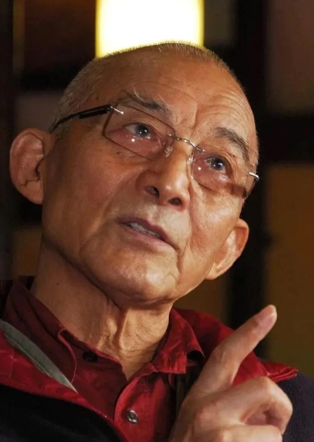 跑30年的龙套，50岁才大器晚成