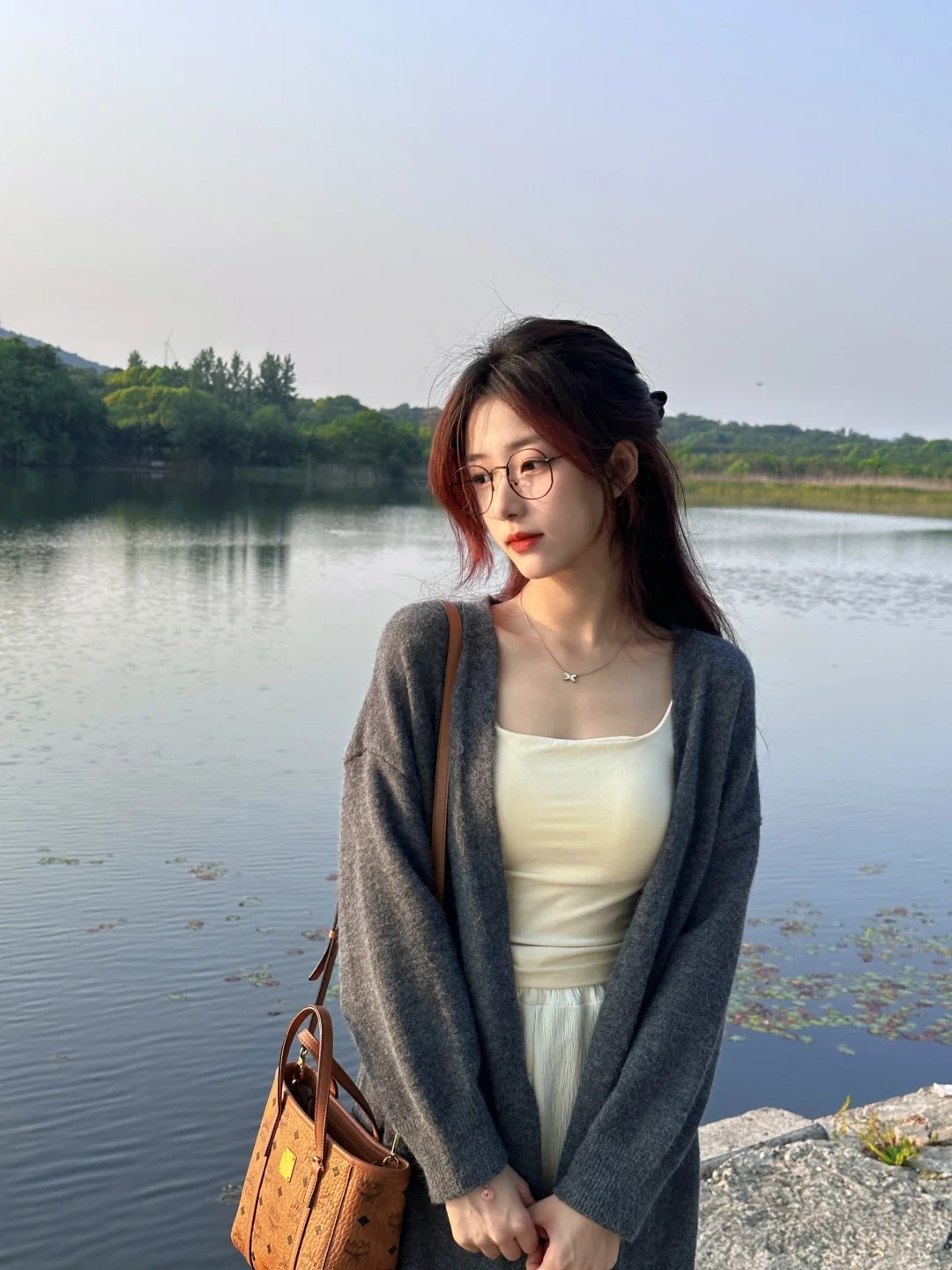 是连风都舒服的季节🍃｜戴眼镜的漂亮姐姐
