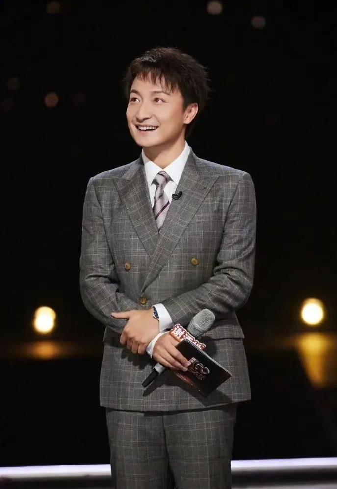 方力申，一位香港的男演员、歌手，以及前游泳代表，于2025年2月14日，情人节当