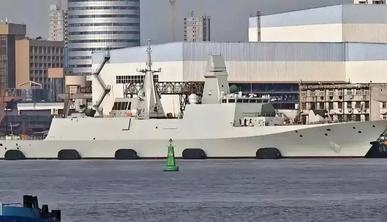 054b为什么要换100炮？

这么说吧， 当年我国就是从法国引进的紧凑型100