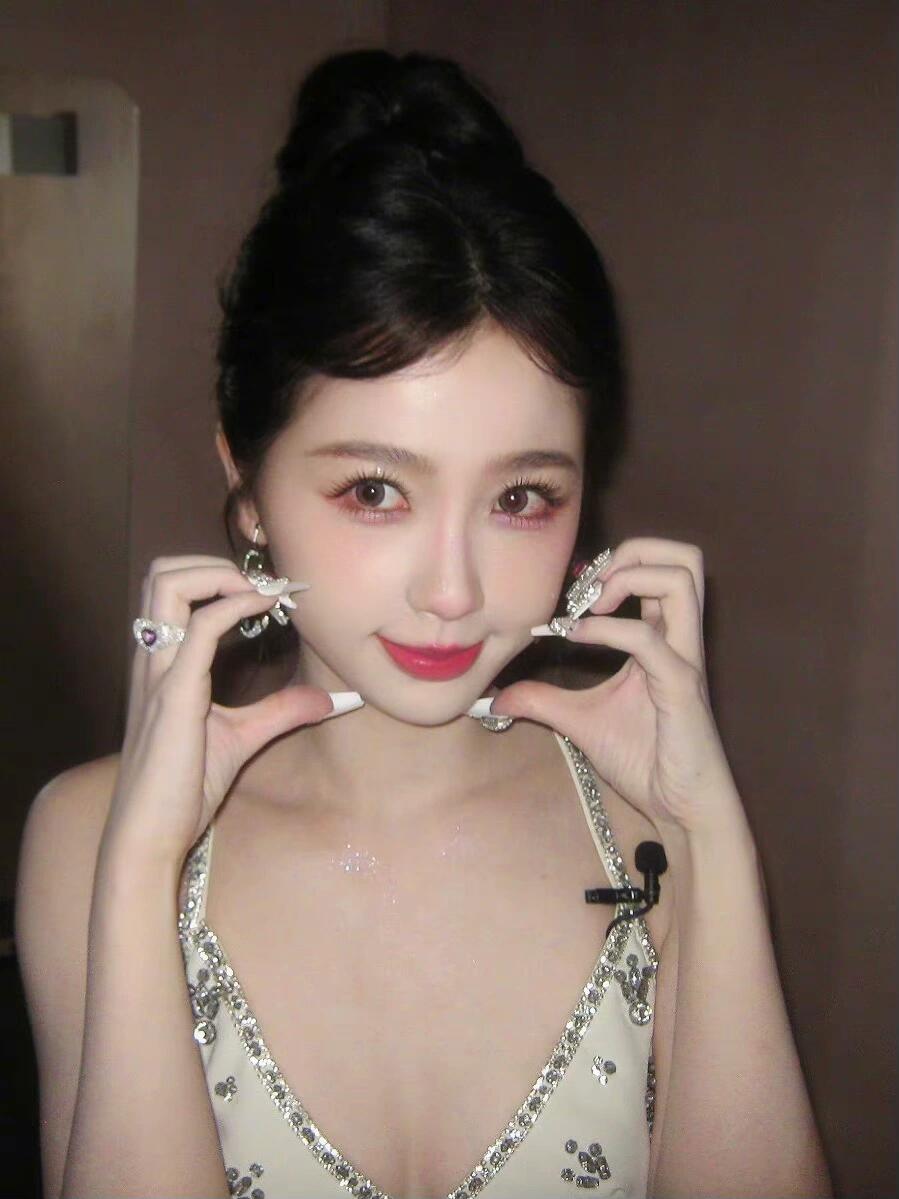 虞书欣太美啦