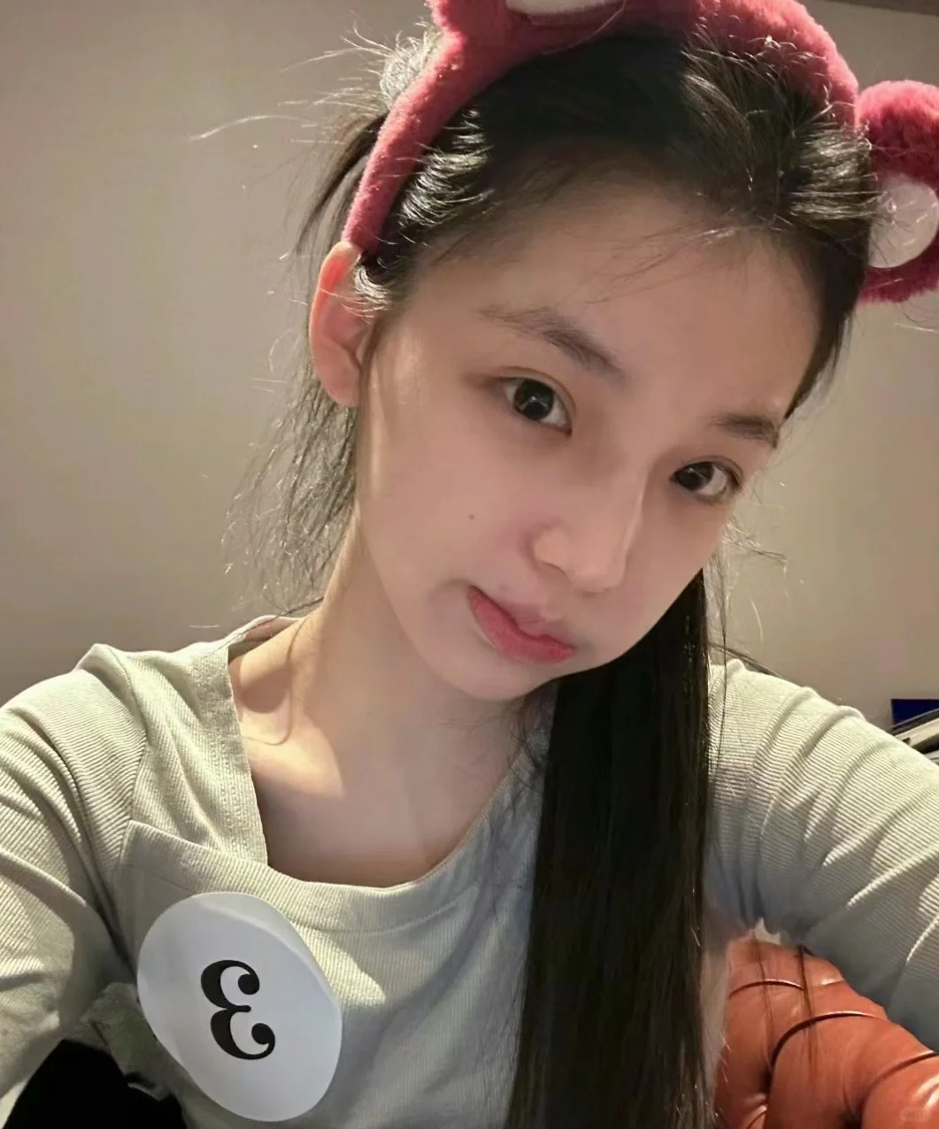 李闽轩的粉丝能不能不要私信我了
说我朋友想搞她故意瞎说啊什么的这种私信。
我。?