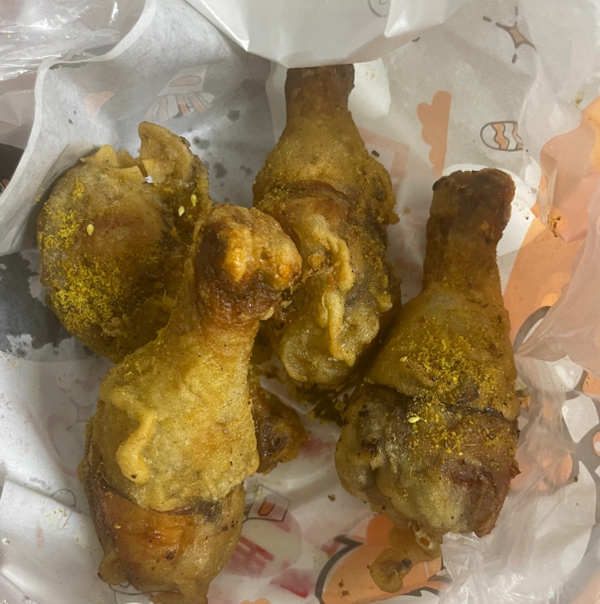 让我婆婆气死了😡，家里六口人她就买了四个炸鸡腿，还说她血压高不能吃，让我们吃！