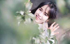 我死后，身为情敌的女二却扑在我的棺材上，痛哭流涕，不许我下葬