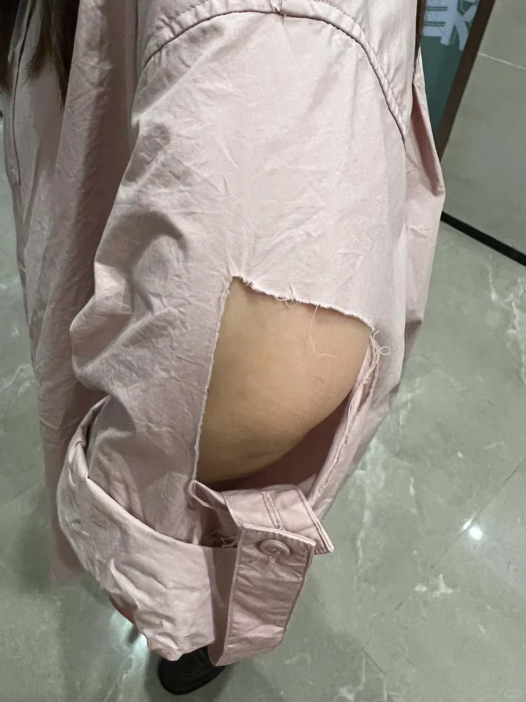 深圳还能安全地在路上走吗？
家人们！真的无语了，深圳的电动车无法无天了！撞了人直