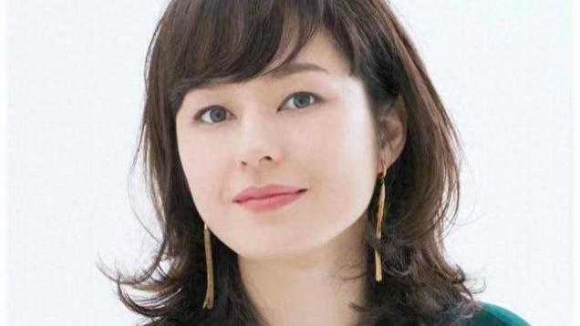 答应我：中年女人尽量少烫“大妈卷”，俗气显老不说，看着还油腻