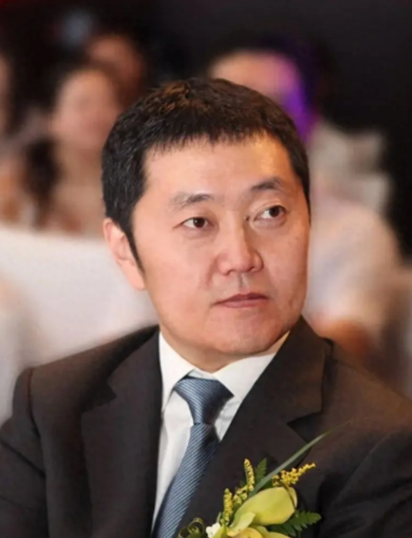2021年，“中国千亿富豪”左晖因肺癌离世，即使家财万贯都难抵病魔侵袭！看了左晖