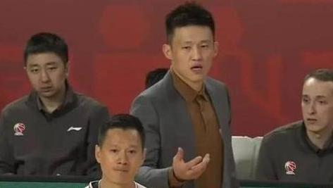 张宁关键4罚杀死比赛！全队5人得分上双 山西擒北京 终结对手六连胜