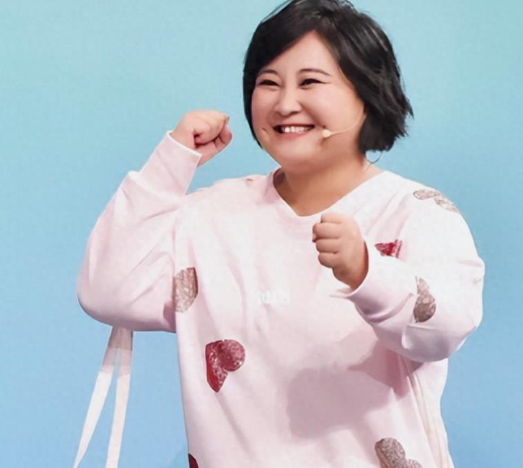 贾玲拍的挺好的，凭着自己的本事，反正我没有那个本事，那是人家拼搏得来的。
 
就