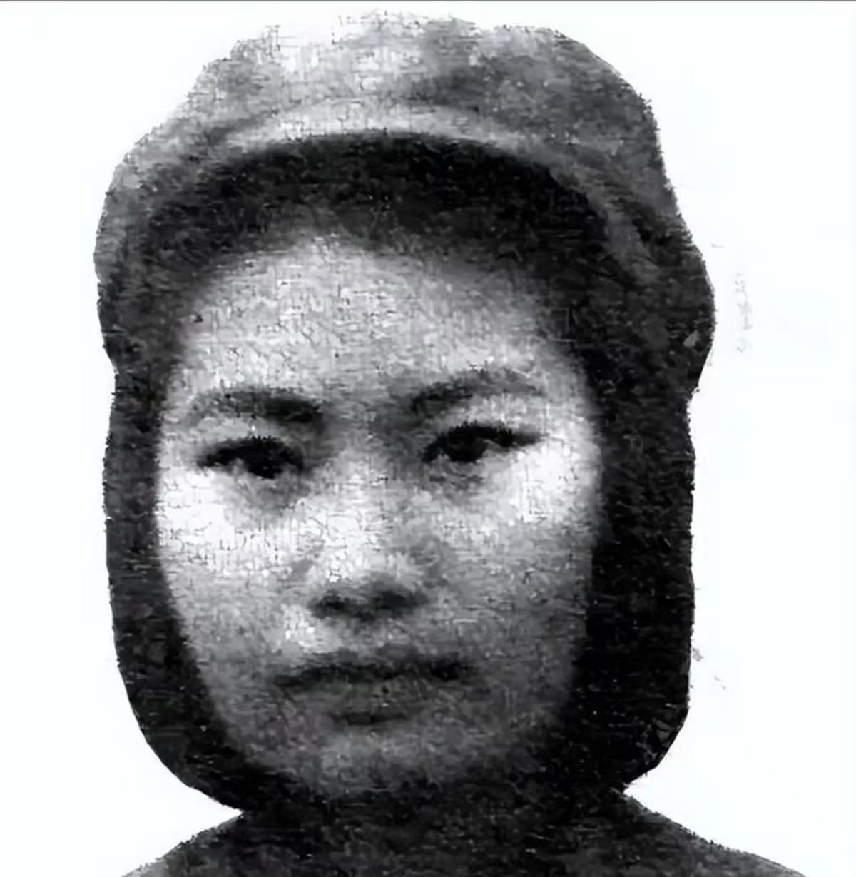 1939年，一个女八路每天被日军严刑拷打，只剩下最后一口气了。然而一个汉奸还不肯