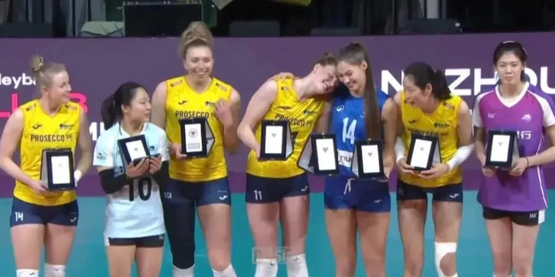 女排世俱杯最佳阵容

1、最佳第一主攻——李盈莹（中国人）
2、最佳第二主攻——