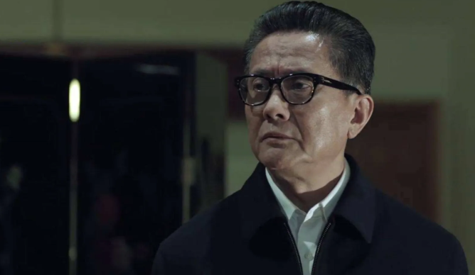 《人民的名义》里，我搞不懂高育良为何能在常委中排第三？