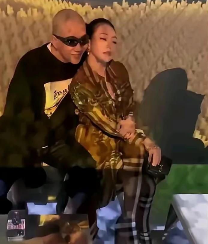 小S最终会迎来怎样的结局呢？
被列入失德艺人名单，电视台的各大综艺都不敢启用她。