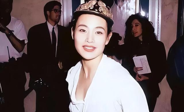 春晚至今后悔邀请她，捧了个“白眼狼”，导演：当时我都不想活了（春晚道歉事件）-第6张图片-九妖电影