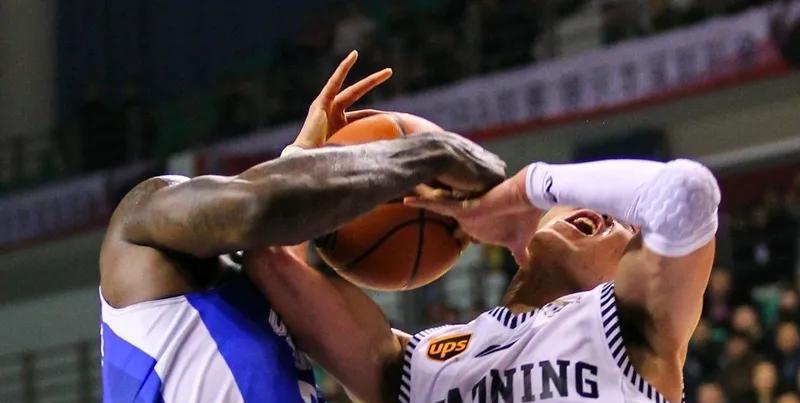 同样是职业篮球联赛，CBA与NBA到底差在哪？是球员身体素质、技术细腻度和对抗强