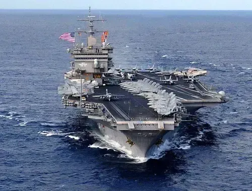 拜登为什么要在下台之际，调遣三艘航母进入亚太地区？按理来说，拜登都要下台了，应该