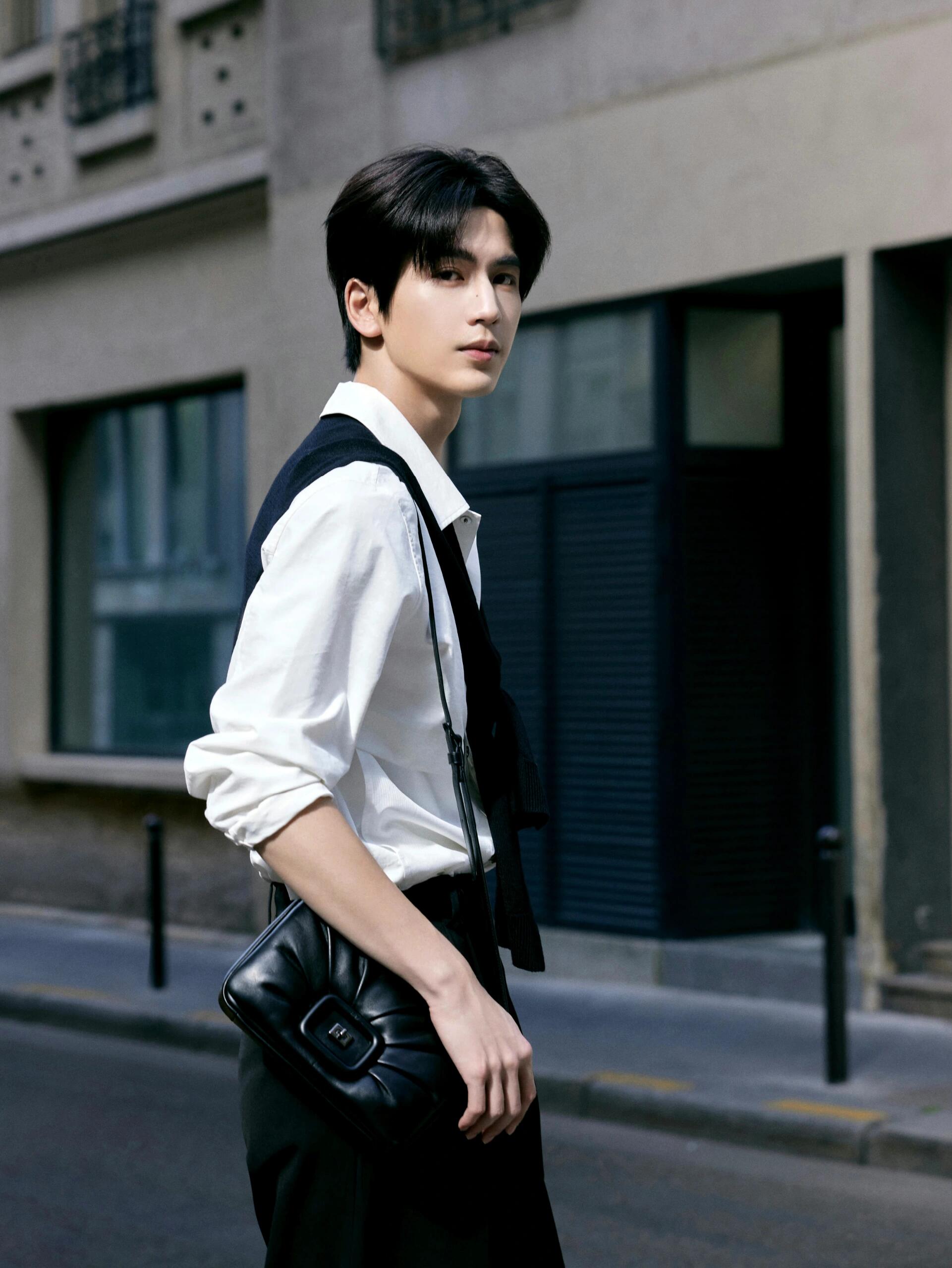 张凌赫梦幻巴黎之旅 