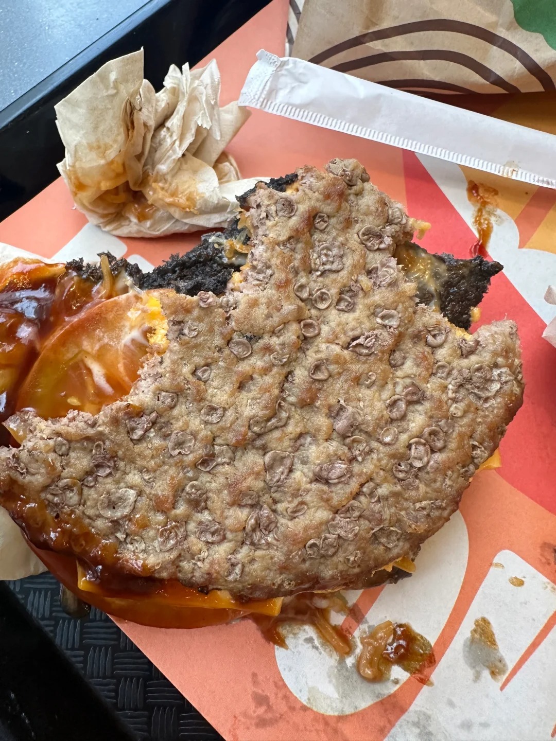 汉堡王🍔这是神马啊啊啊啊！！！
吃到一半，吃不下了，把面包扔了看到这一幕，啊啊