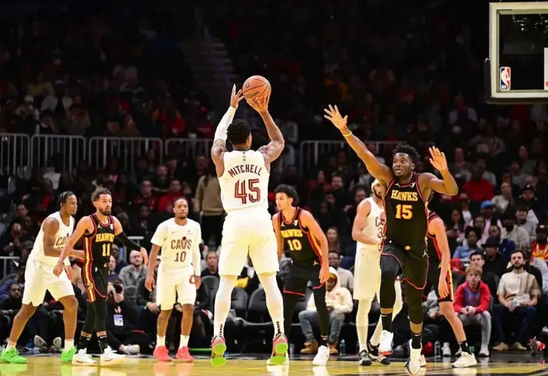 米切尔和加兰今日数据一览，两者肯定得交易一个，哪个合适呢？

1、米切尔，身高1