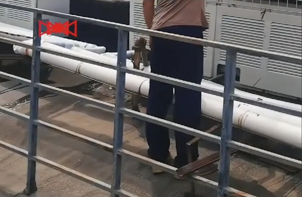 福建一女子，弟弟结婚买房把家里掏干净了，可弟媳还要辆车。于是女子背着丈夫给弟弟1