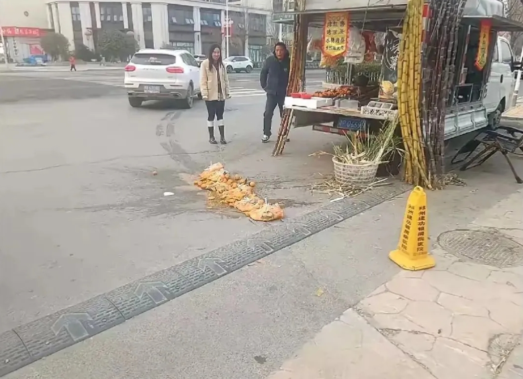 这下水果不用卖了，直接有人赔钱
