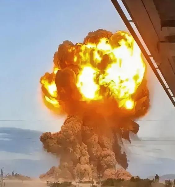 炸了炸了！乌克‮发兰‬生‮大重‬事件！
 
就在 2024 年 8 月 15 日