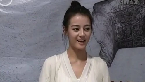 “邻家妹妹”迪丽热巴