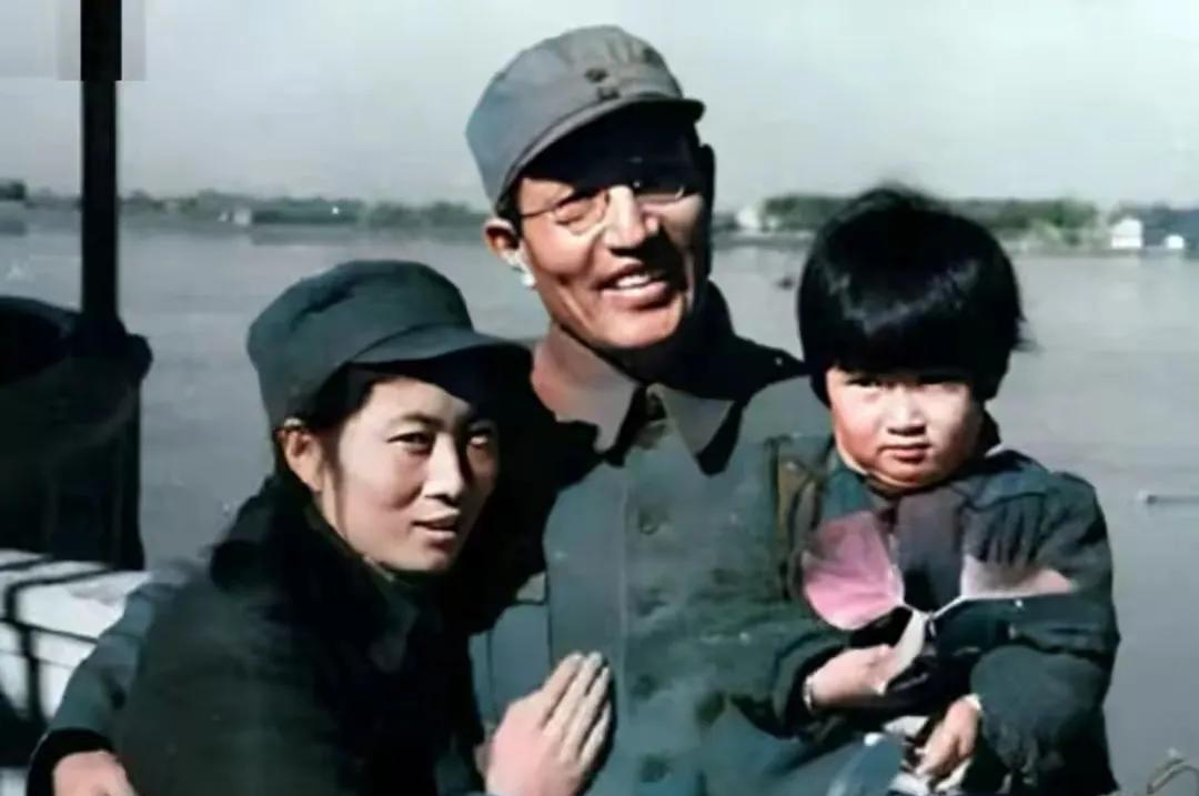 在1940年9月，山东召开的“桃裕会议”成为了历史上极具象征意义的一场讨论。这不