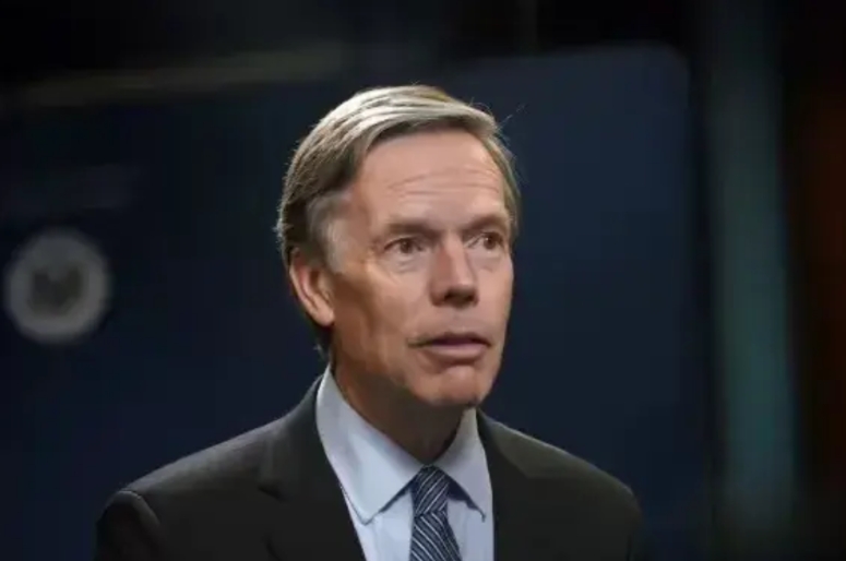 美国对华态度的微妙变化

近来忽然感到，美国对华态度已不是那么咄咄逼人，说话的态