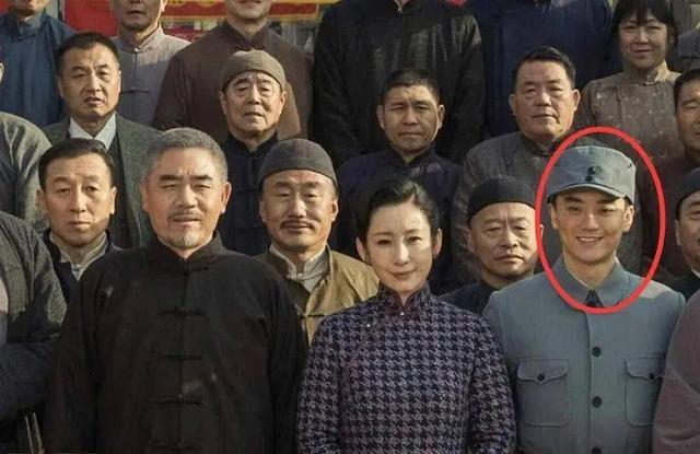 长得丑演技还尬,满脸写着“关系户”的5位艺人,看着就让人窝心(长得丑演技好的演员)-第15张图片-九妖电影 长得丑演技还尬,满脸写着“关系户”的5位艺人,看着就让人窝心(长得丑演技好的演员)-第15张图片-九妖电影