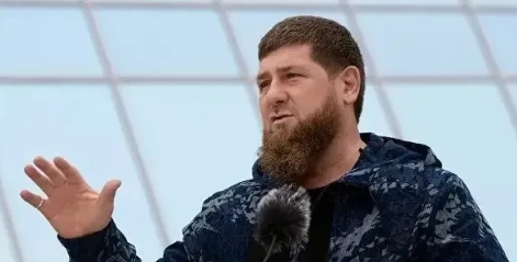 车臣总统太幽默了！

车臣总统卡德罗夫曾喊话拜登！“多送点！我亲自奖励你！”
