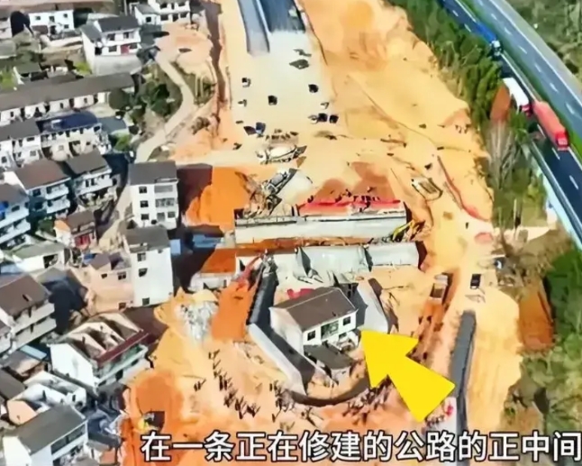 近日，江西抚州金溪一最强钉子户，成为了全网的笑话。原来，在修建206高速时，原本