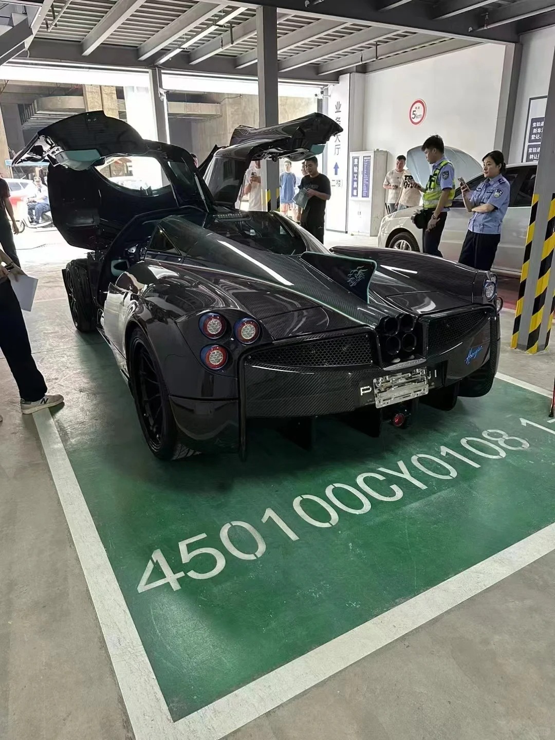 广西首台不过分吧，行走的5000W，说不迷糊
帕加尼，帕加尼Huayra，#豪华
