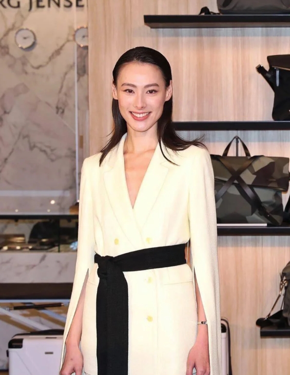 梁洛施获得李家认可，成为“千亿儿媳”