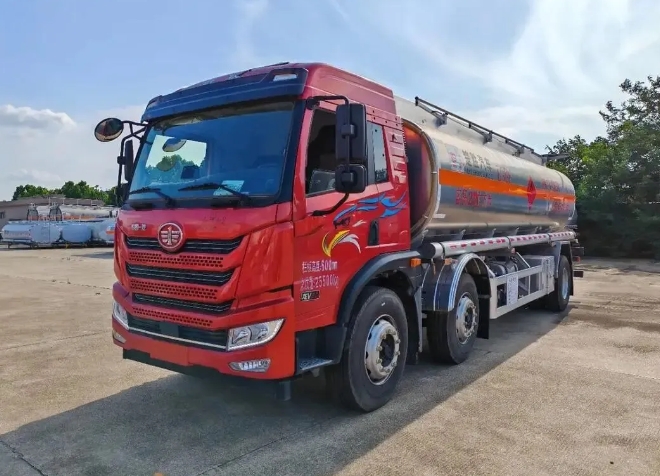 这次事件里中储粮代表的卖家就是责任最小的一方，这种明摆着的事实有啥不敢说的？怕什