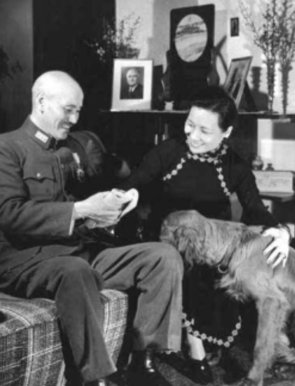 1933年，得知蒋介石出轨的消息之后，宋美龄自然怒不可遏，尤其是出轨的对象竟然是