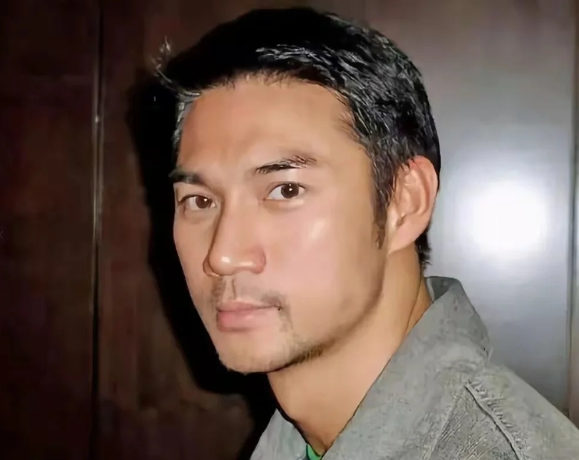 郭耀明：堪称“斯文败类专业户”