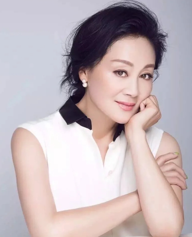 郑晓龙害怕王姬，王姬说：郑导欠他一个儿子