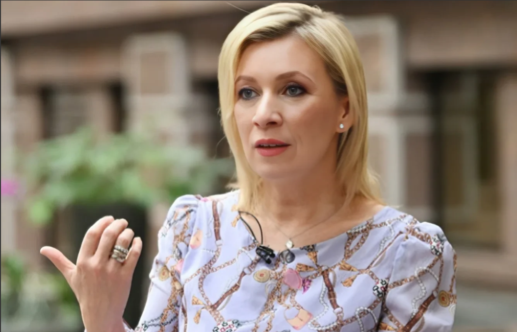 【拜登退选，俄罗斯狠补三刀！】俄罗斯外交部发言人扎哈罗娃在拜登宣布退选后，直言不