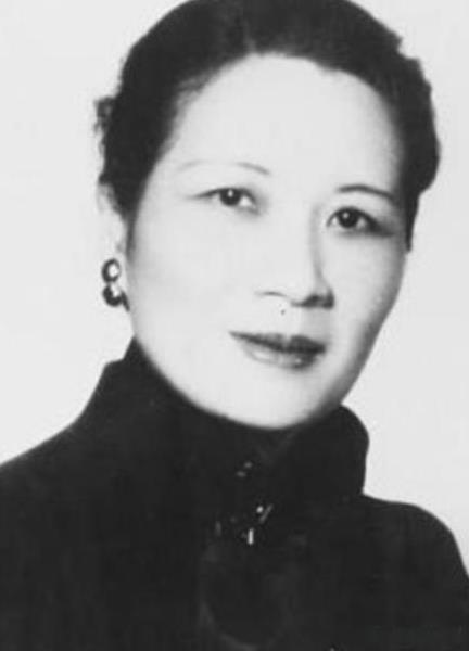 2003年，宋美龄去世之后，伺候了她20多年的厨子回到老家，却没想到回去之后，不