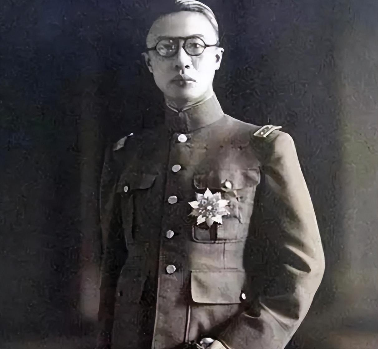 爱新觉罗溥仪，也是我国历史上最后一个封建王朝的皇帝。溥仪活到了新中国成立后，而关