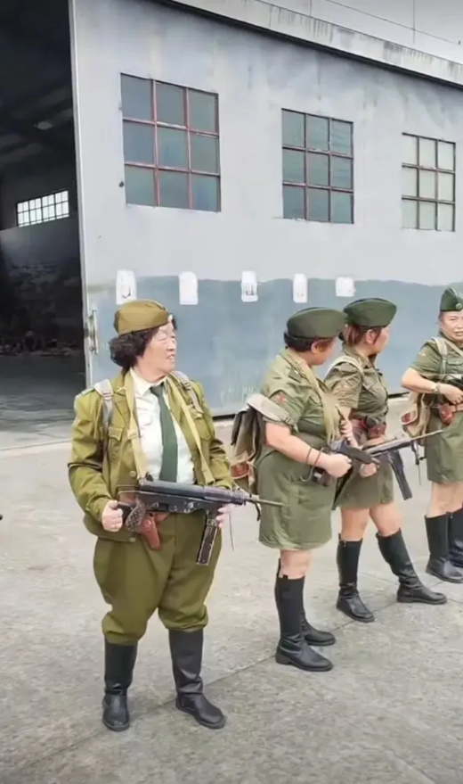 如果真的发生战争了，靠她们保家卫国行不？