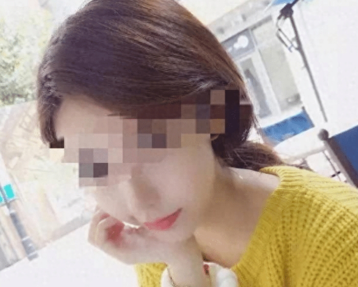 洞房花烛夜当晚，新婚妻子对丈夫说：“我瘦，身体比较弱。现在来例假了，身体很不舒服