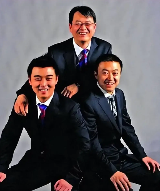 乒乓名宿揭批乒坛乱象！

近日，原男子乒乓球队主教练吴敬平在网上发文，揭批老一辈
